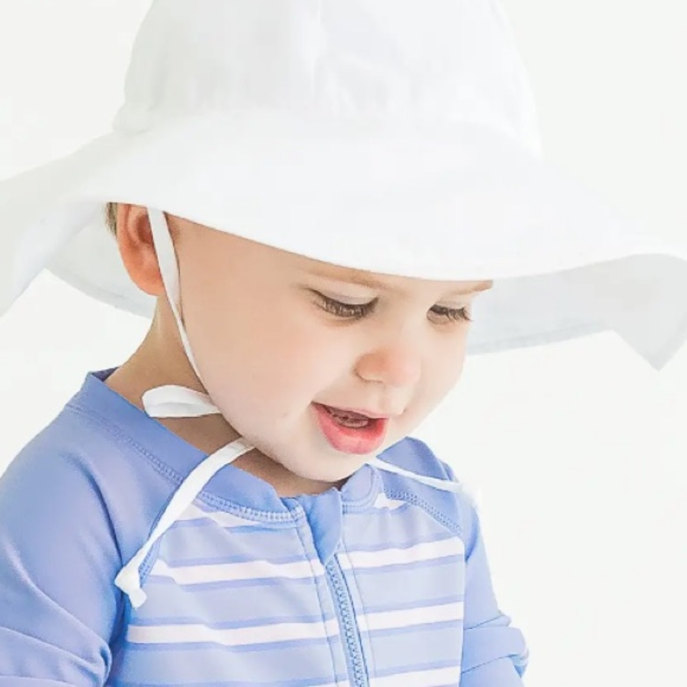 12-24 Month Ruffle Butts White Wide Brimmed Sun Hat SPF 50 Cinch Fit w Neck Ties